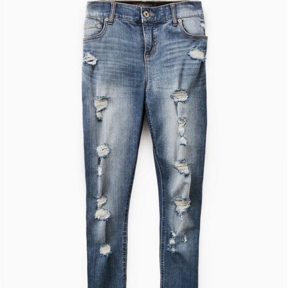 Torrid bombshell skinny premium jeans. Size 18 short brand new with tags.
